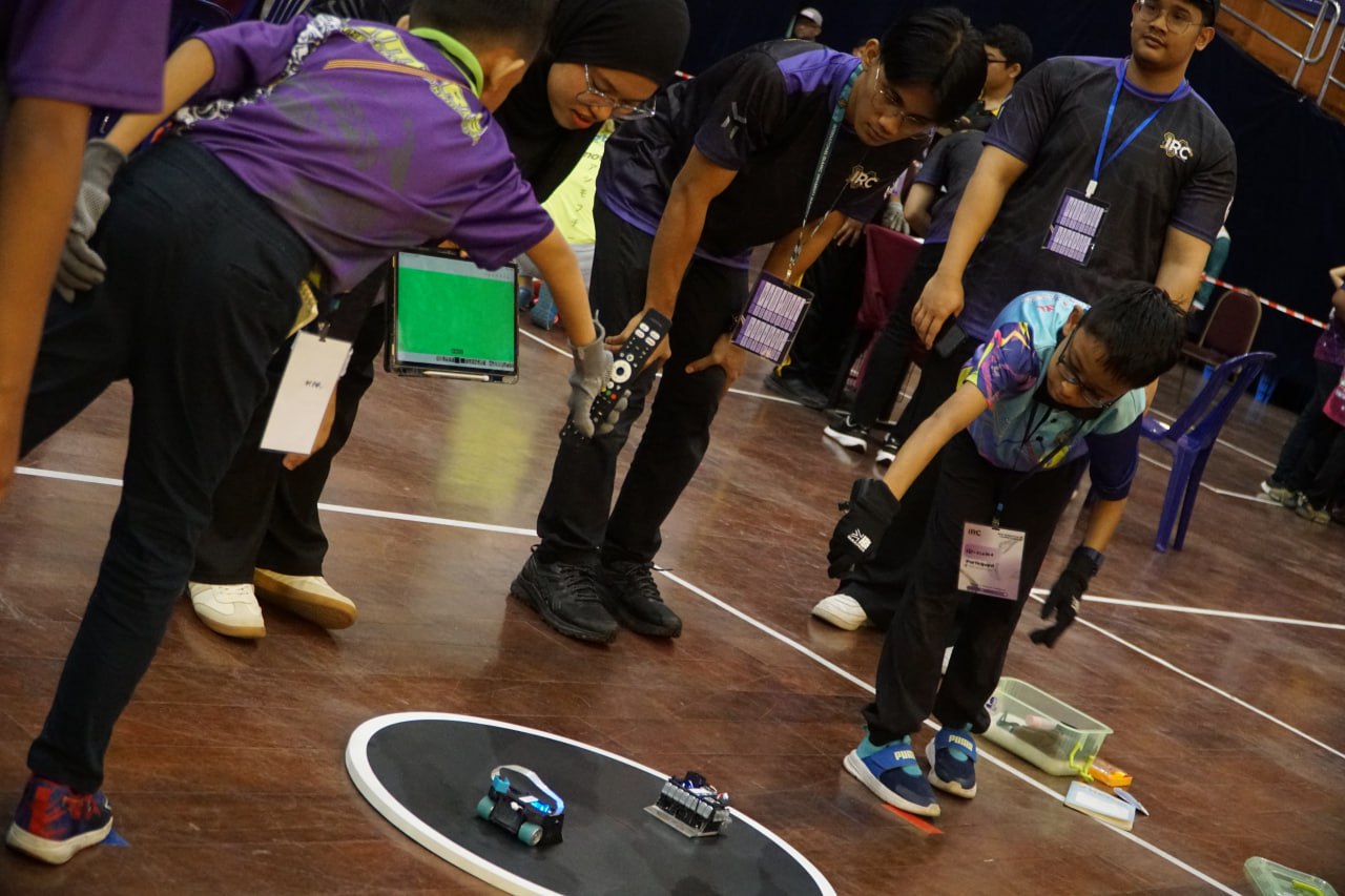 Packed hall during the IIUM Robotic Competition group stage